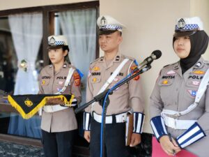 Dokumentasi kegiatan anggota Satlantas Polres Cimahi di dalam ruangan
