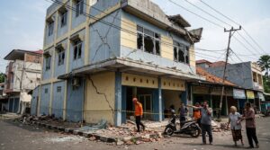 Kerusakan bangunan di Manado akibat gempa Bitung hari ini