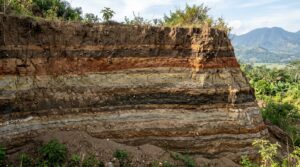 Lapisan sedimen sebagai bukti keberadaan Danau Bandung Purba